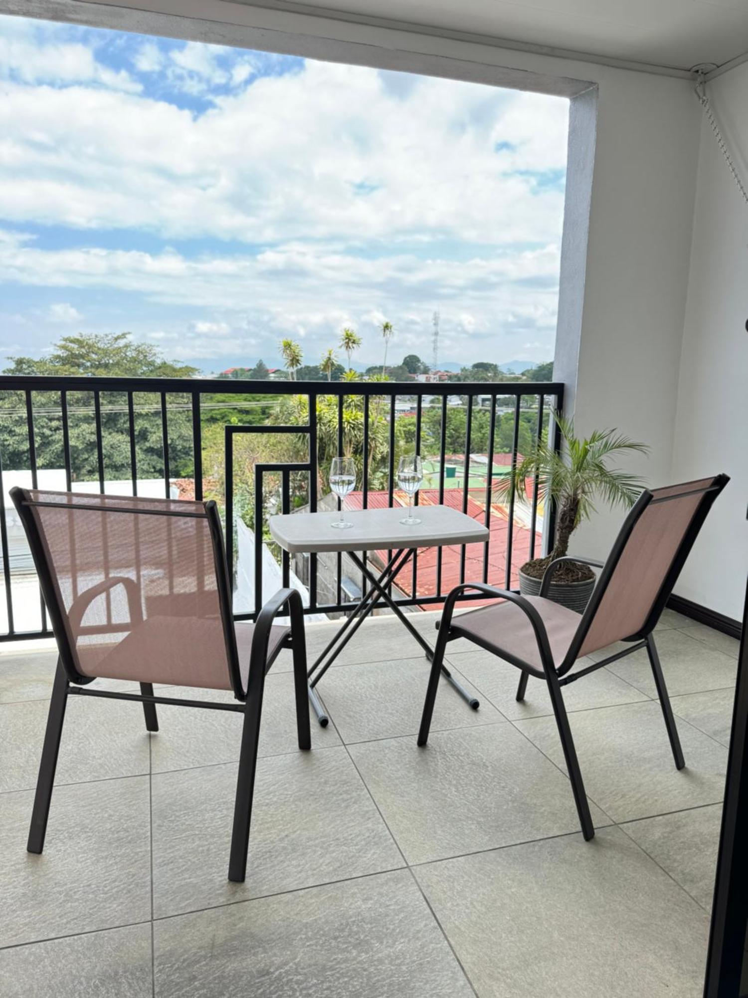 Maria'S Apartments Alajuela Kültér fotó