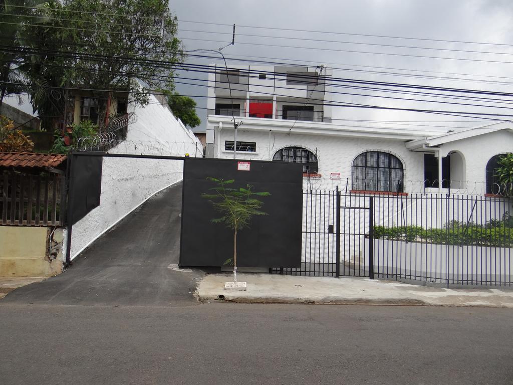 Maria'S Apartments Alajuela Kültér fotó